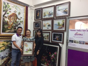 tranh thêu tặng đối tác nước ngoài
