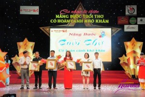 tranh-theu-theo-yeu-cau-03