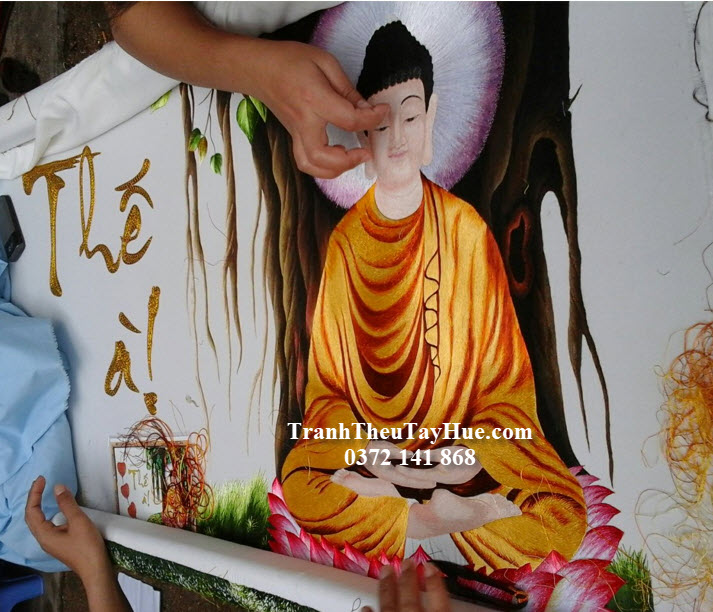 Quá trình thêu tranh chân dung Phật Thích Ca